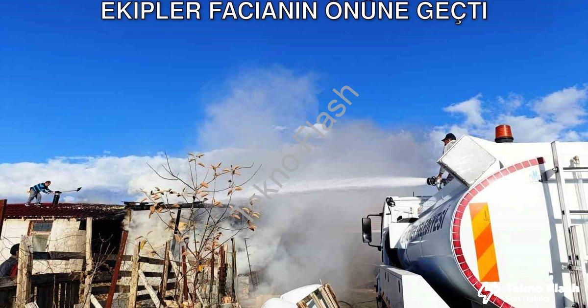 "Seyitömer'de Ahır Yangını Korkuttu: Ekipler Facianın Önüne Geçti" başlıklı haber için fotorealistik