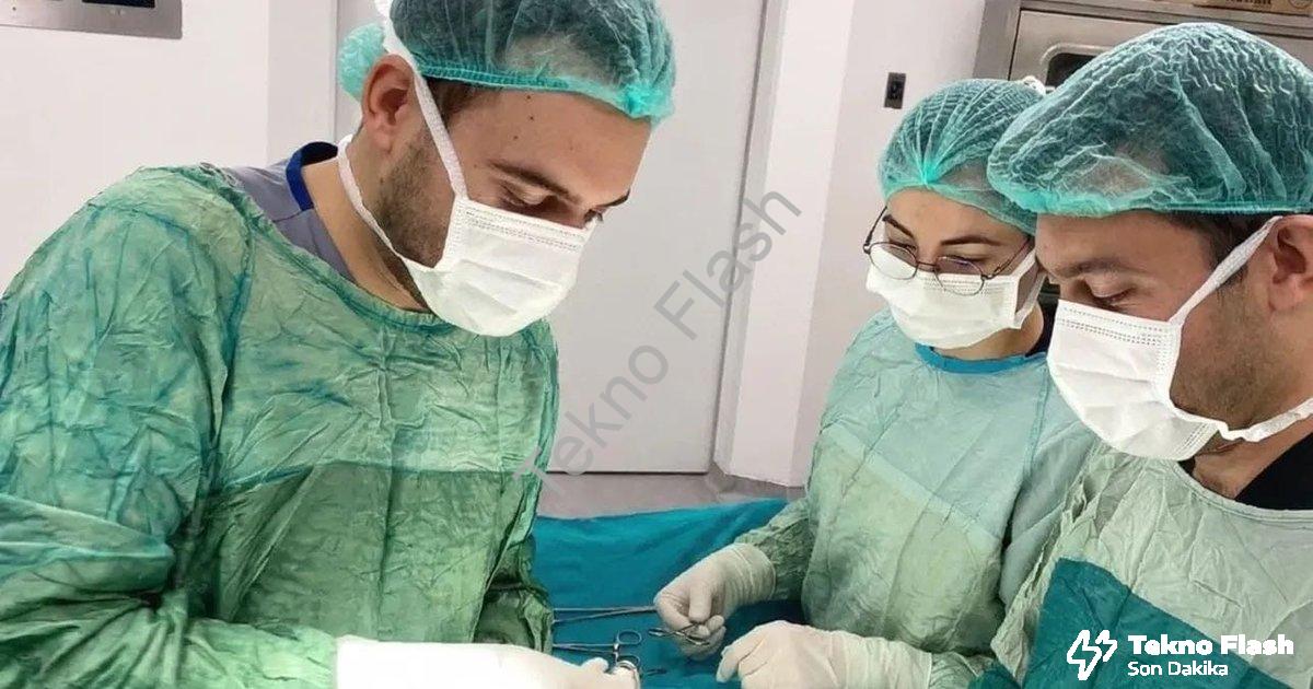 "Şuhut Devlet Hastanesi'nde Başarılı Operasyon: Fıtık Cerrahisinde Modern Dönem" başlıklı haber için